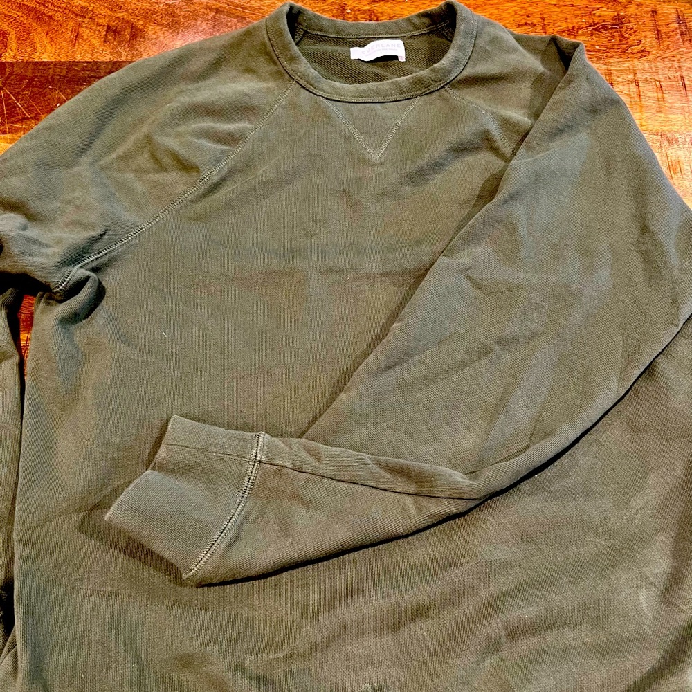 Everlane L crew neck sweater olive green